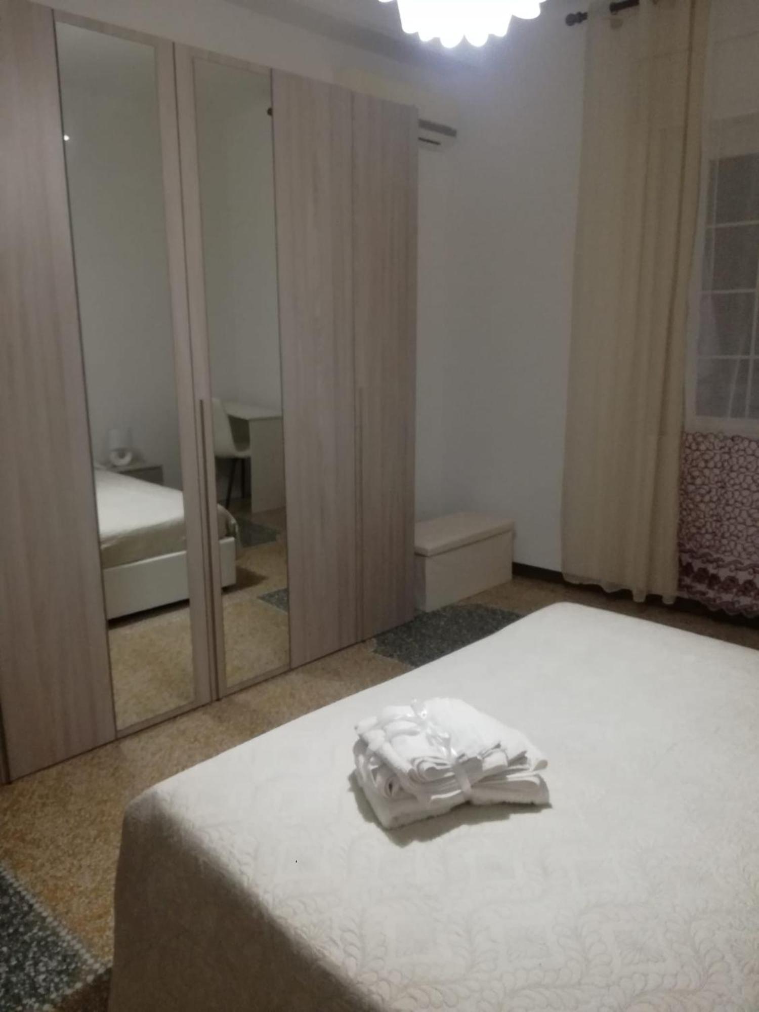 La Casa Di Anna Apartment Таранто Екстериор снимка